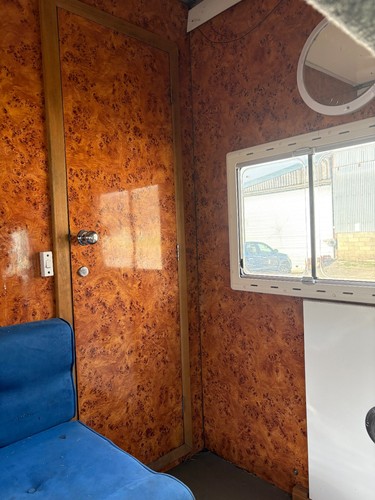 Horse lorry for sale - lorry,
