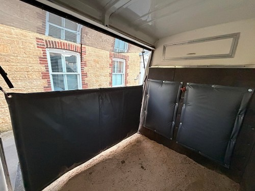 Horse box lorry - lorry, bundle