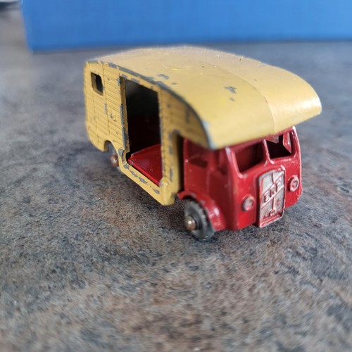 Matchbox erf horse box lorry - matchbox,