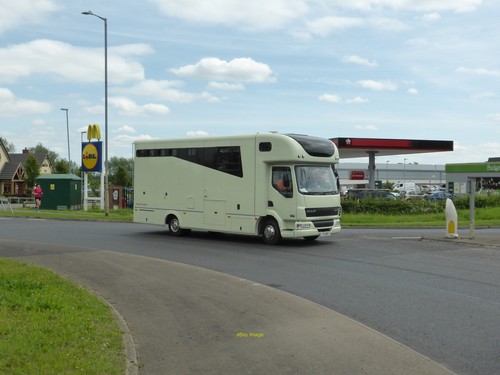 Photo 12x8 horse lorry - lorry, built